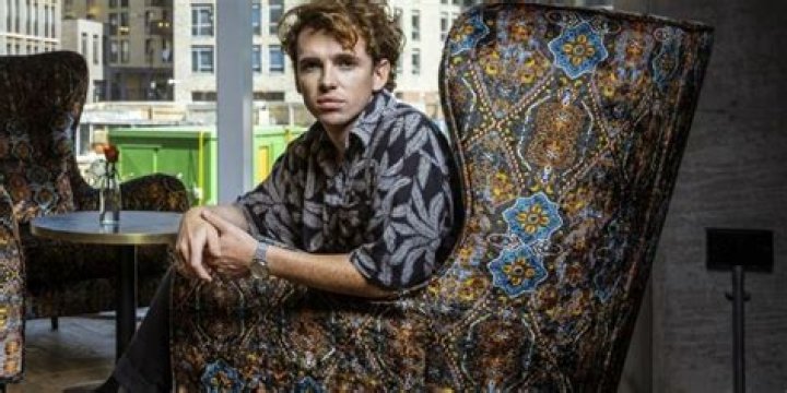 Who is Laurie Kynaston Dating Now?