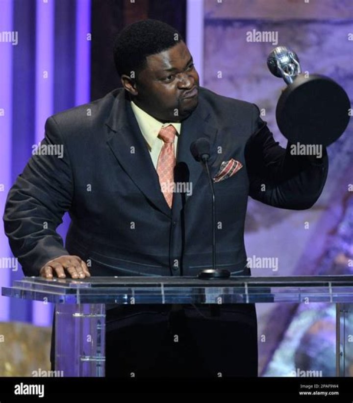 Who is Lavan Davis Dating Now