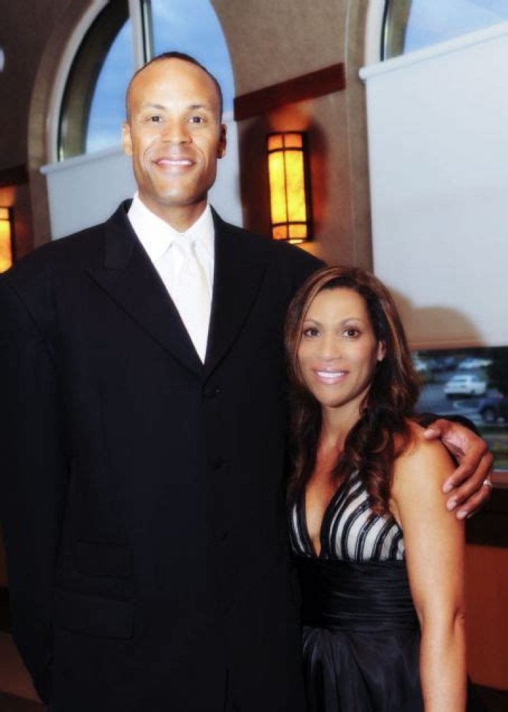 Who is Lawrence Funderburke Dating Now