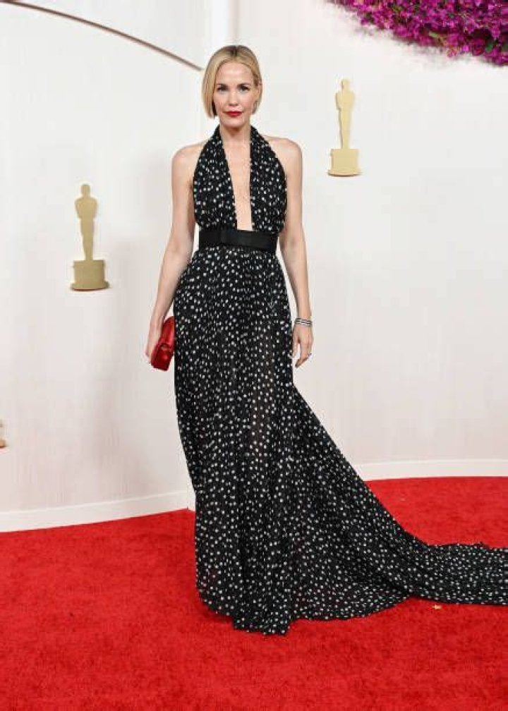 Who is Leslie Bibb Dating Now