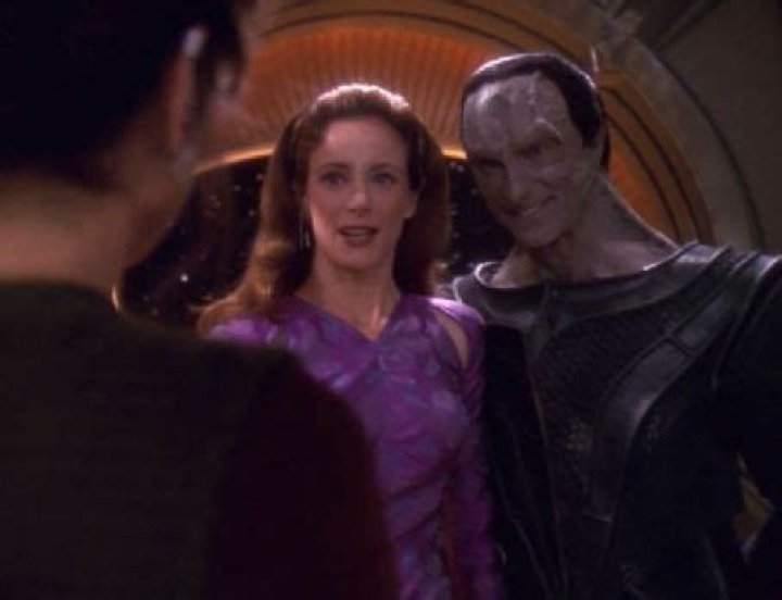 Who is Leslie Hope Dating Now