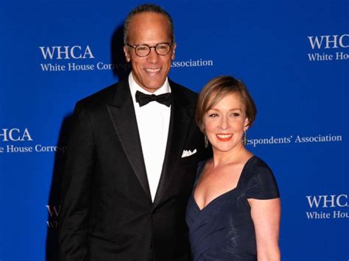 Who is Lester Holt Dating Now?
