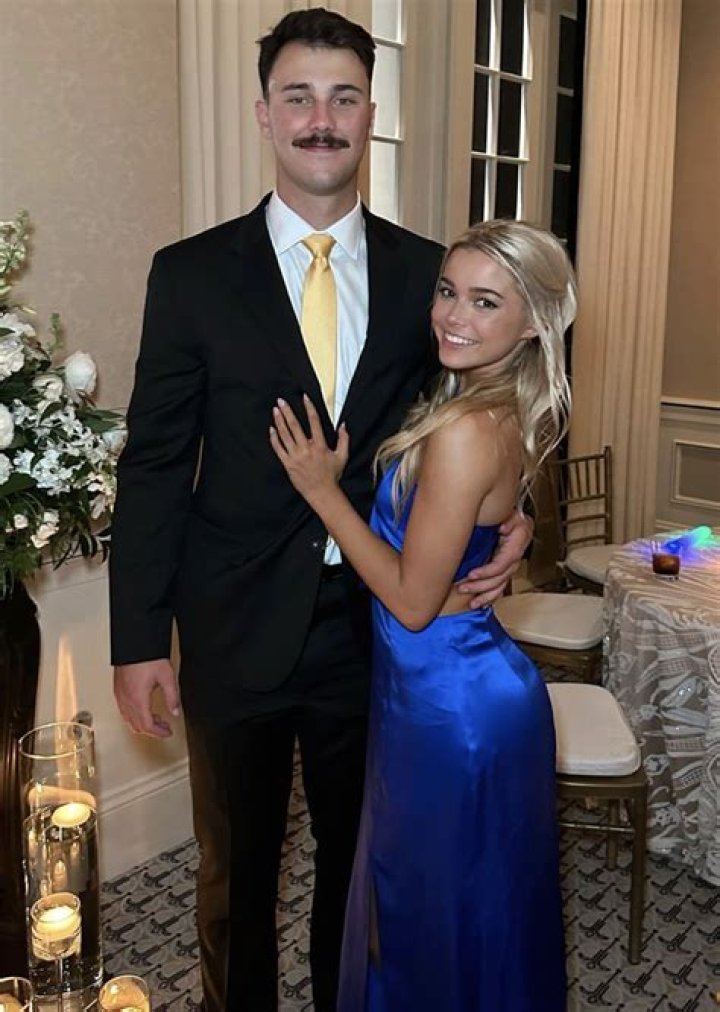 Who is Libby Riddles Dating Now