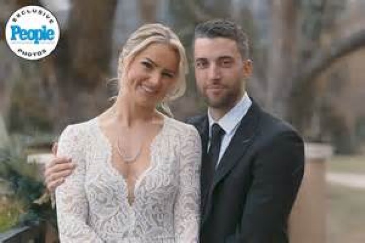 Who is Lindsey Horan Dating Now