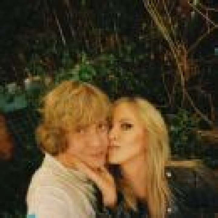 Who is Liz Phair Dating Now