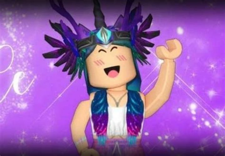 Who is Lizzy Plapinger Dating Now?