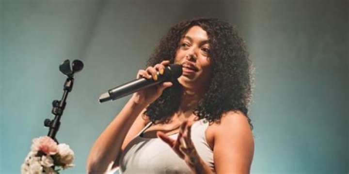 Who is Mahalia Burkmar Dating Now