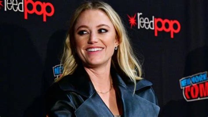 Who is Maika Monroe Dating Now