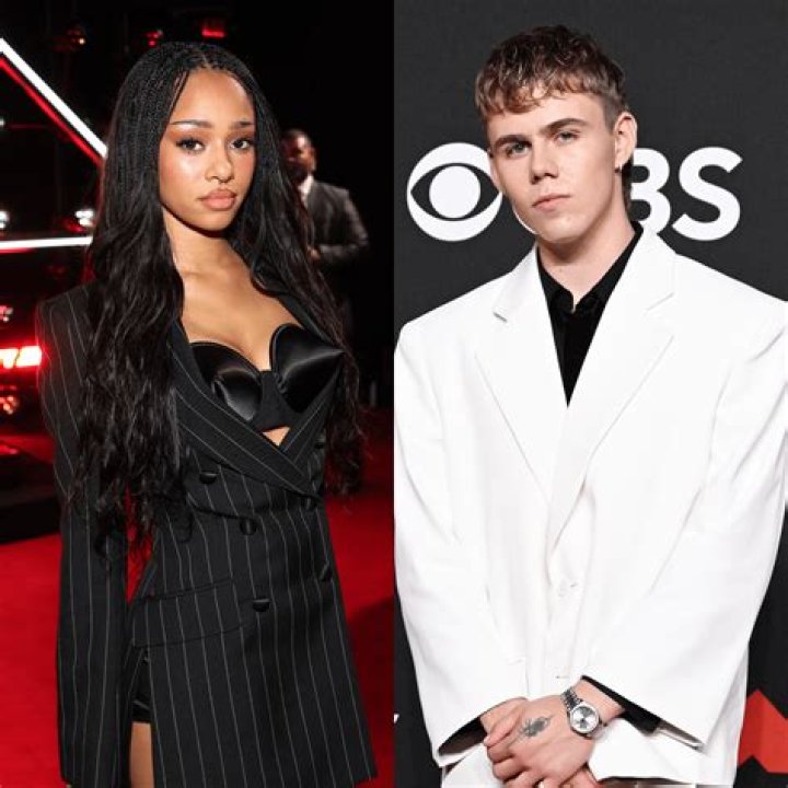 Who is Manon Rheaume Dating Now?