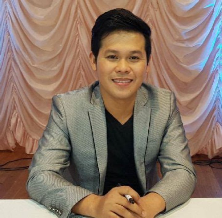 Who is Marcelito Pomoy Dating Now?