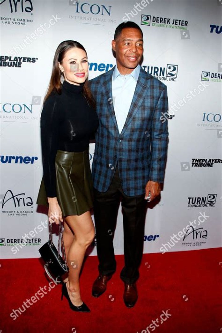 Who is Marcus Allen Dating Now