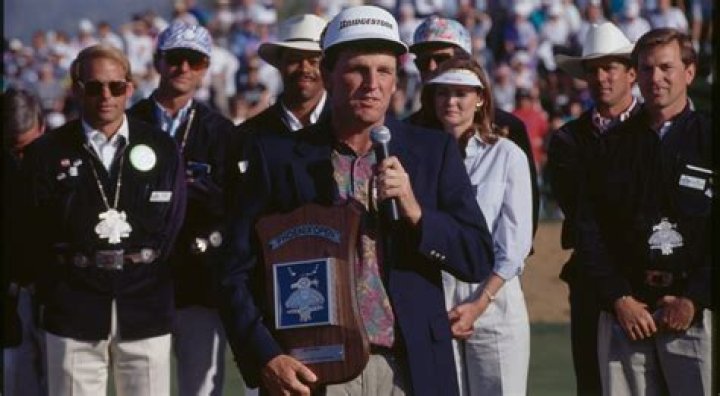 Who is Mark Calcavecchia Dating Now