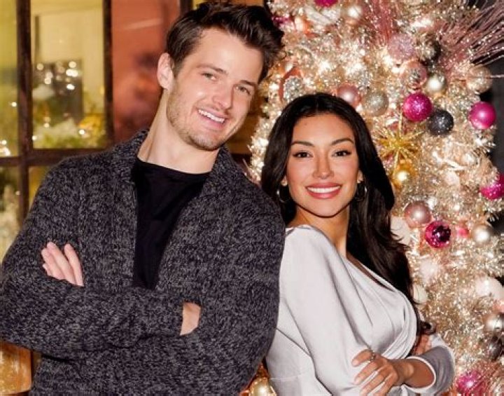 Who is Mark Grossman Dating Now