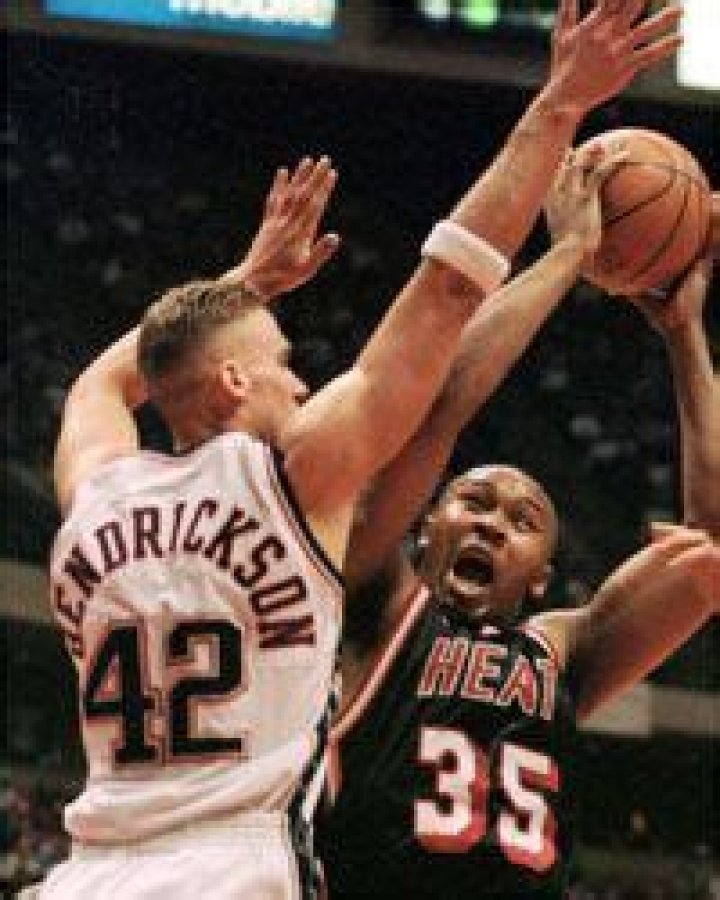 Who is Mark Hendrickson Dating Now?