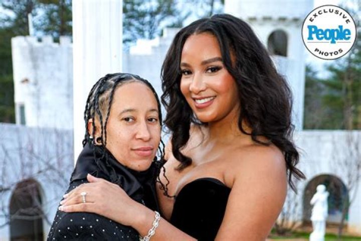 Who is Mark Oliver Everett Dating Now?