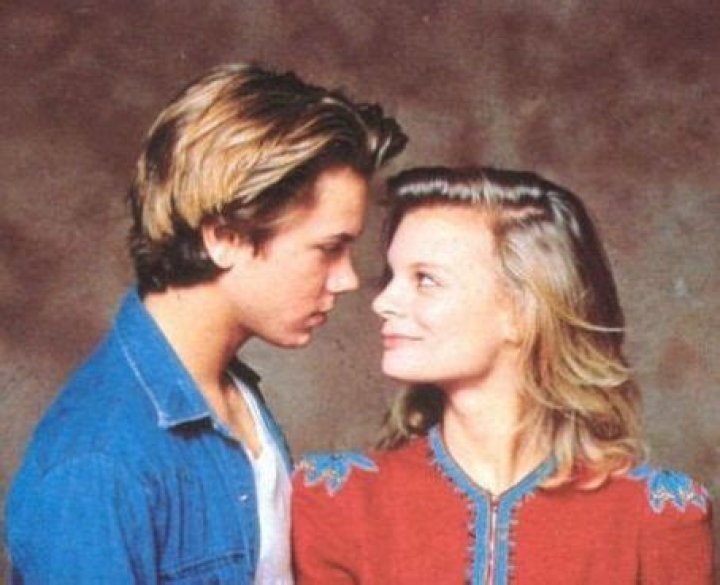 Who is Martha Plimpton Dating Now