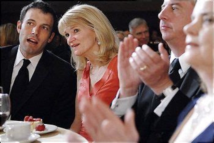 Who is Martha Raddatz Dating Now?