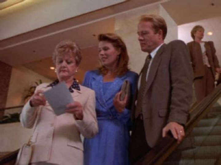 Who is Mary Elizabeth McGlynn Dating Now?