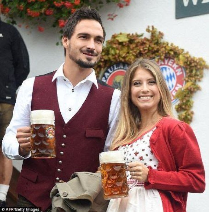 Who is Mats Hummels Dating Now?