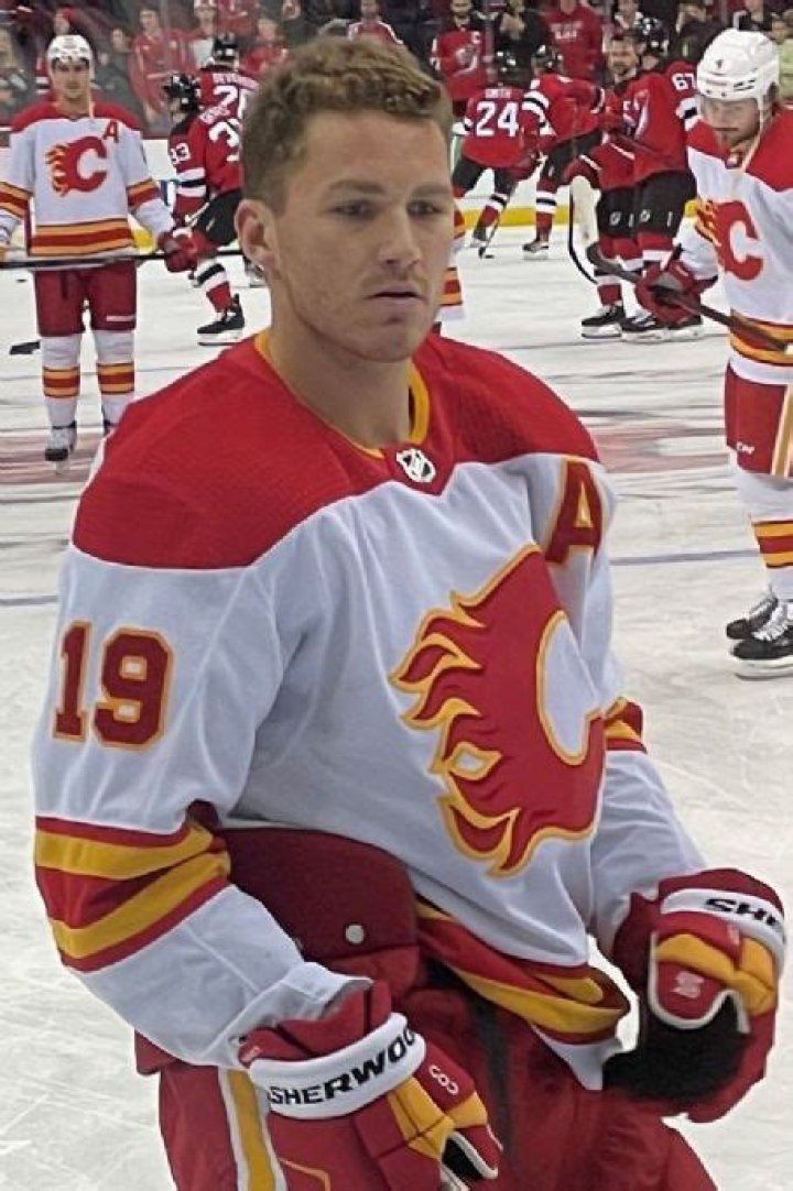 Who is Matthew Tkachuk Dating Now