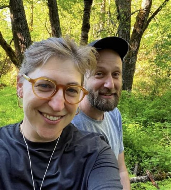 Who is Mayim Bialik Dating Now?
