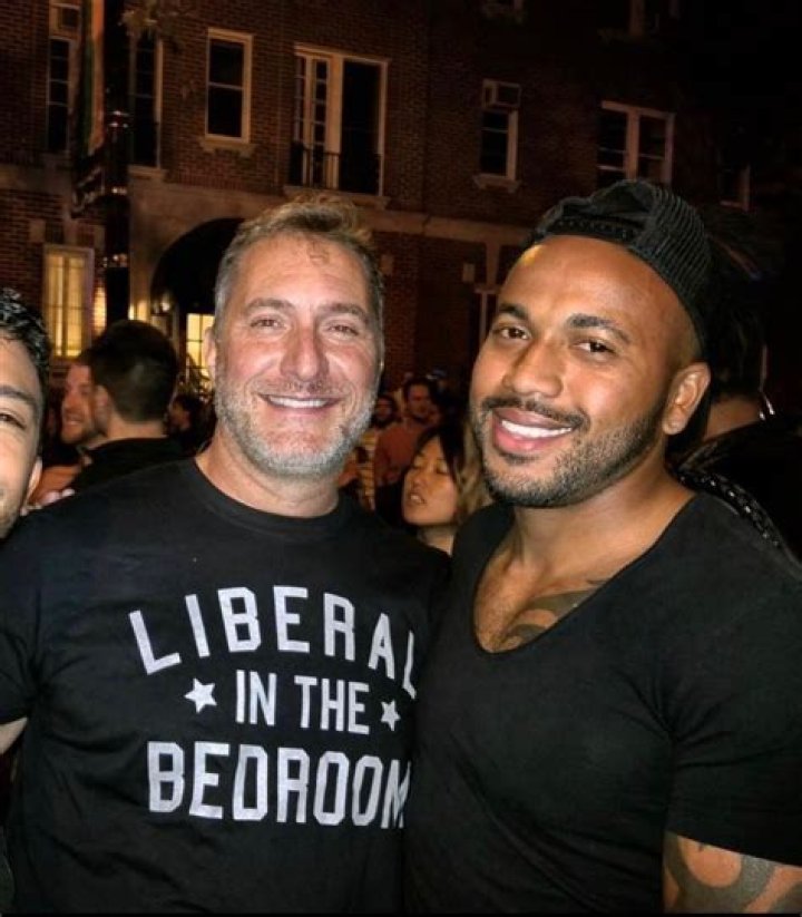 Who is Michael Eric Reid Dating Now