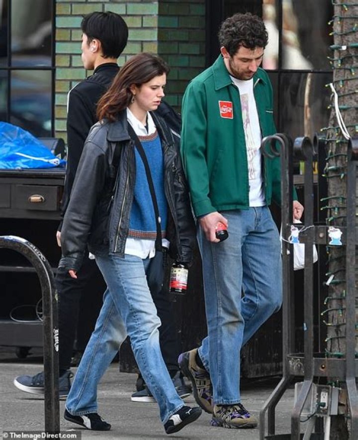 Who is Michael Oliver Dating Now?