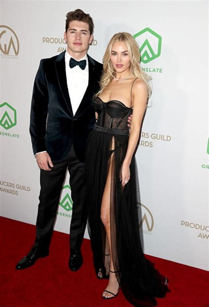 Who is Michelle Krusiec Dating Now