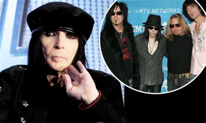 Who is Mick Mars Dating Now