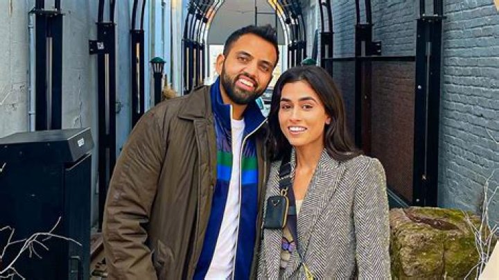 Who is Mika Singh Dating Now