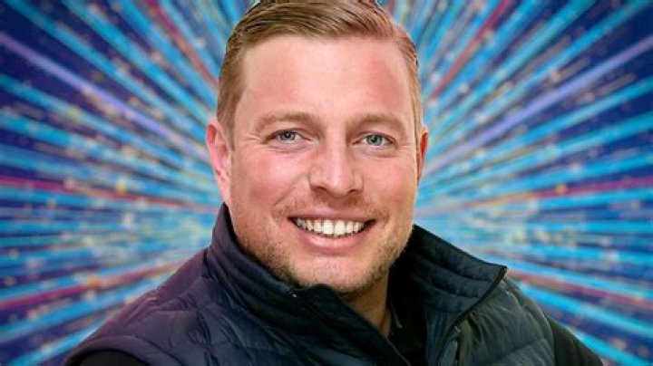 Who is Mike Skinner Dating Now?