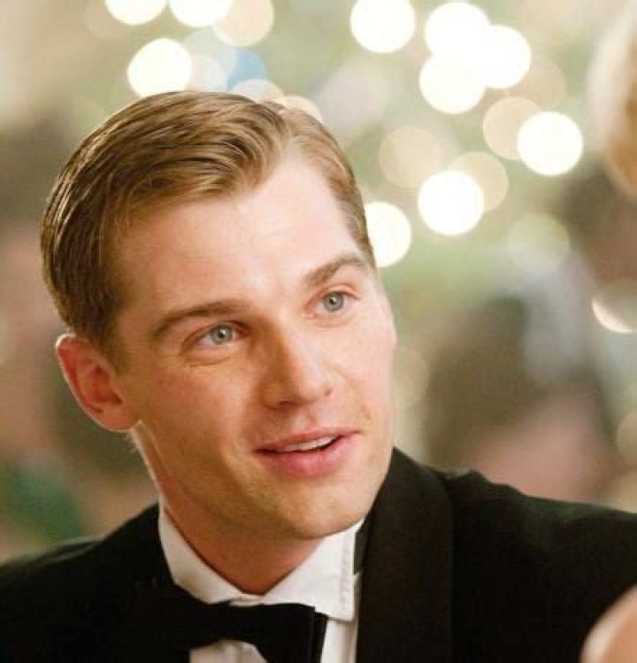 Who is Mike Vogel Dating Now