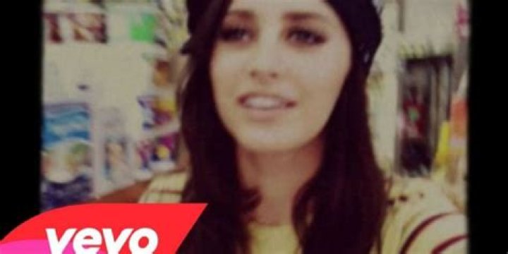 Who is Moxie Raia Dating Now?