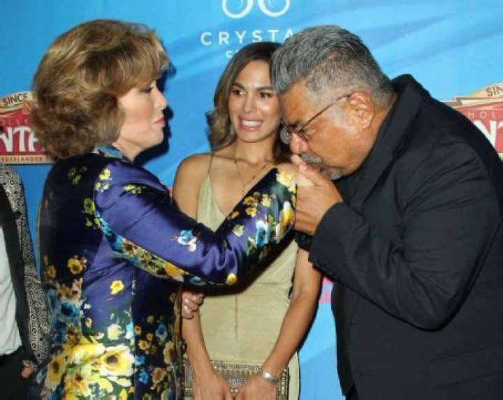 Who is Nadine Velazquez Dating Now