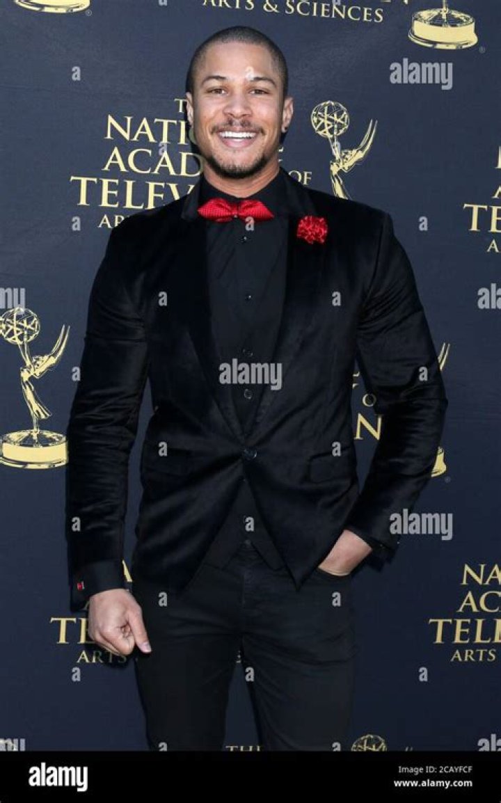 Who is Najee De-Tiege Dating Now?