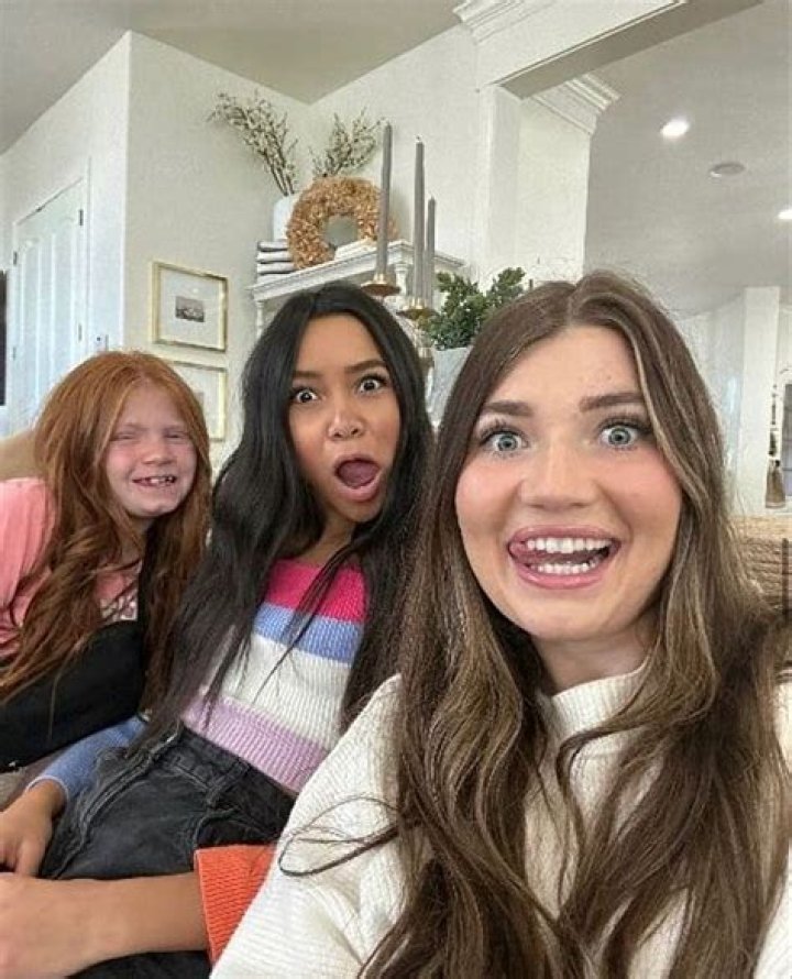 Who is Nayvee Nelson Dating Now?