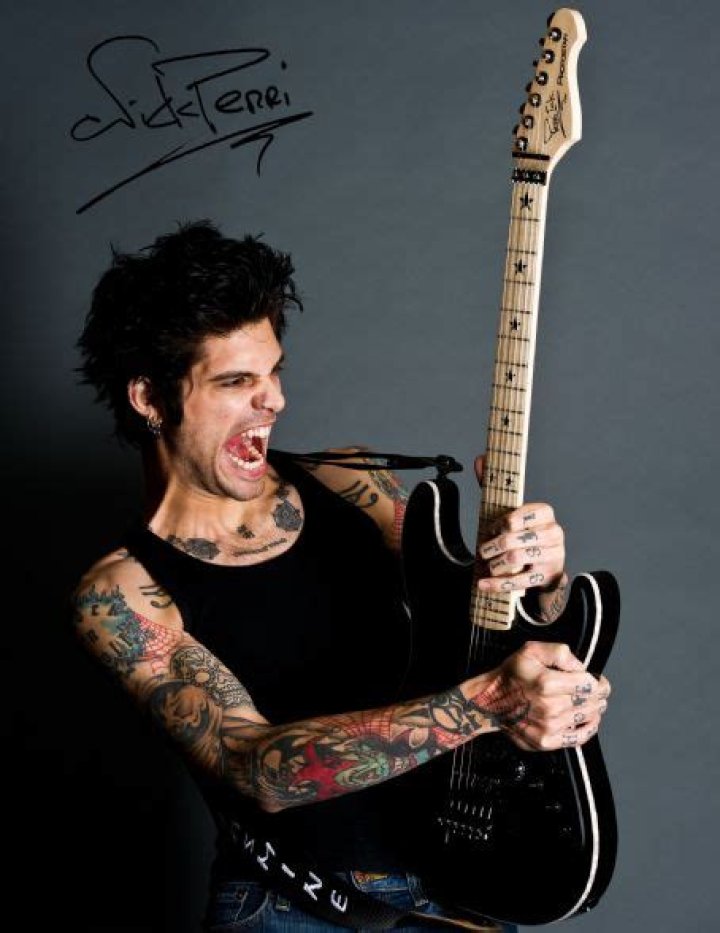 Who is Nick Perri Dating Now?