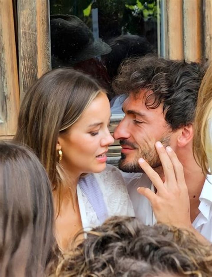 Who is Nicola Cavanis Dating Now?