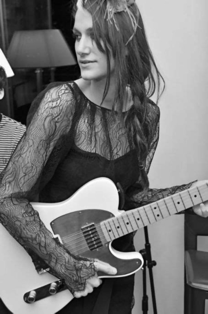 Who is Niia Dating Now?