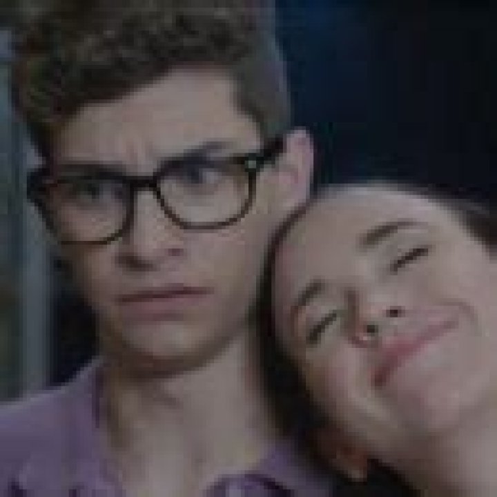 Who is Noah Grossman Dating Now