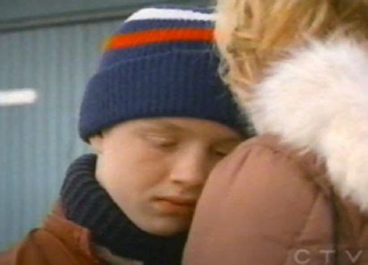 Who is Noel Fisher Dating Now