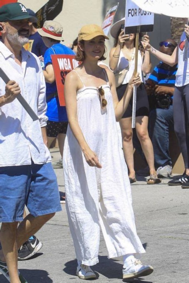 Who is Nora Zehetner Dating Now