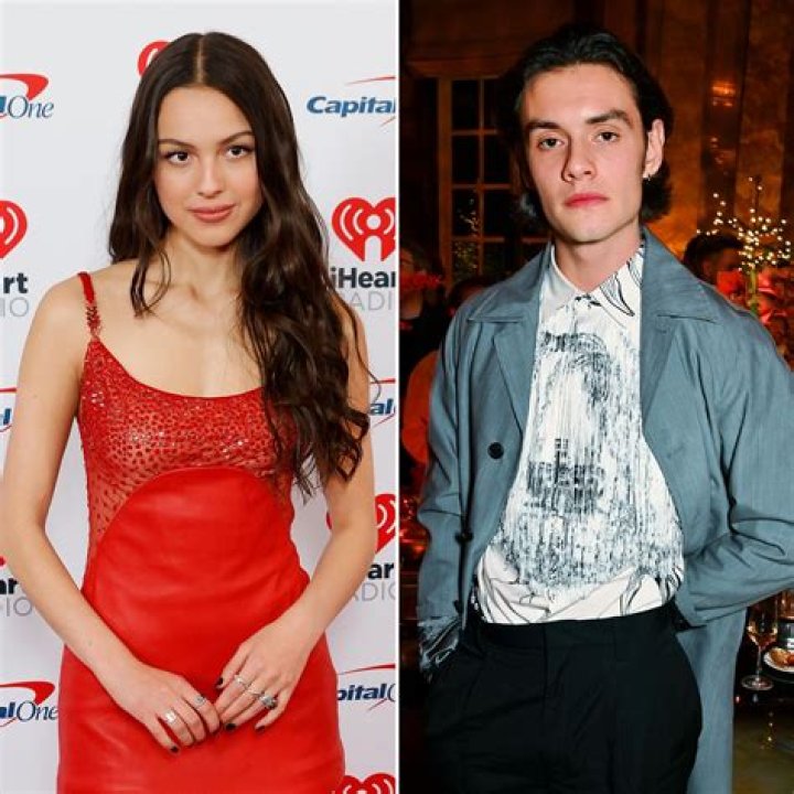 Who is Olivia Lane Dating Now