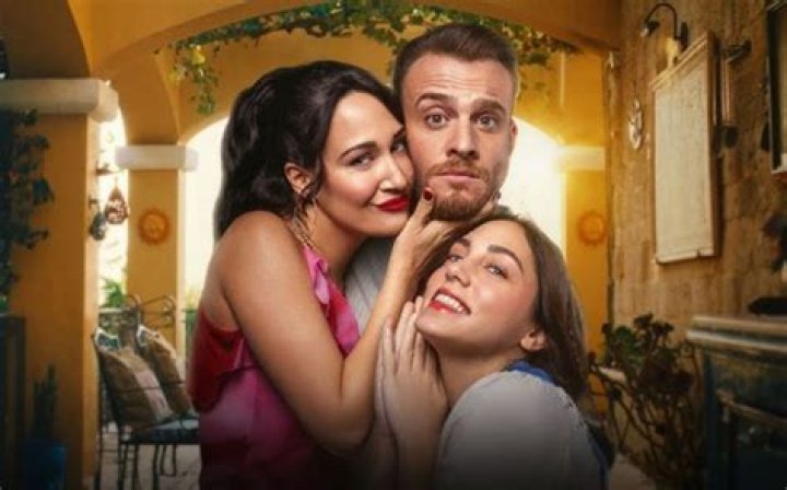 Who is Oyku Karayel Dating Now?