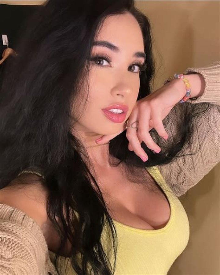 Who is Paris Dunn Dating Now?