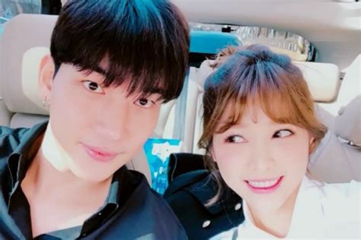 Who is Park Ji-hoon Dating Now?