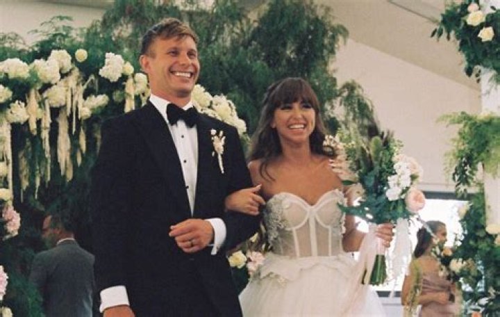 Who is Pasha Petkuns Dating Now