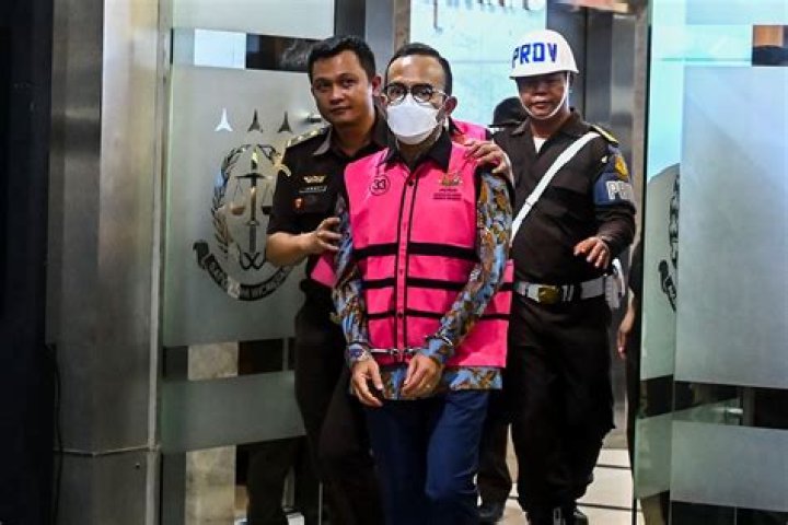 Who is Patra Dating Now