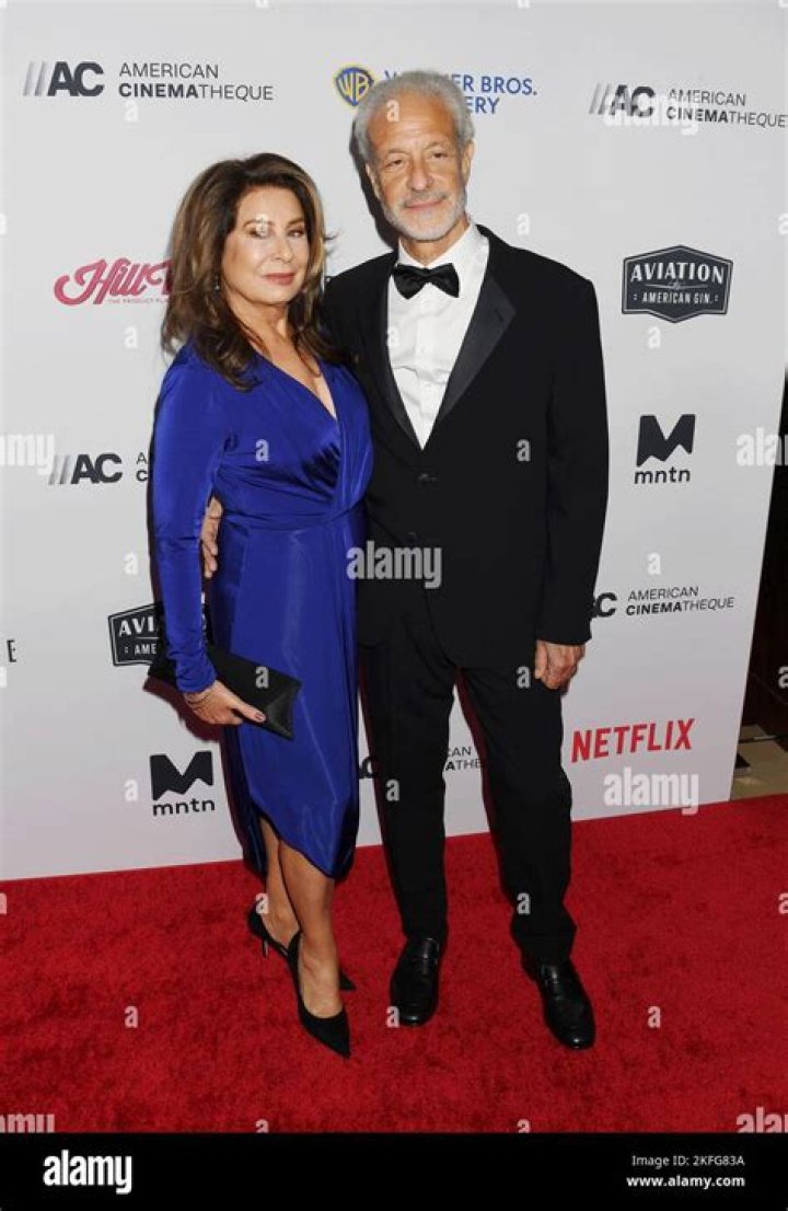 Who is Paula Van Oppen Dating Now?