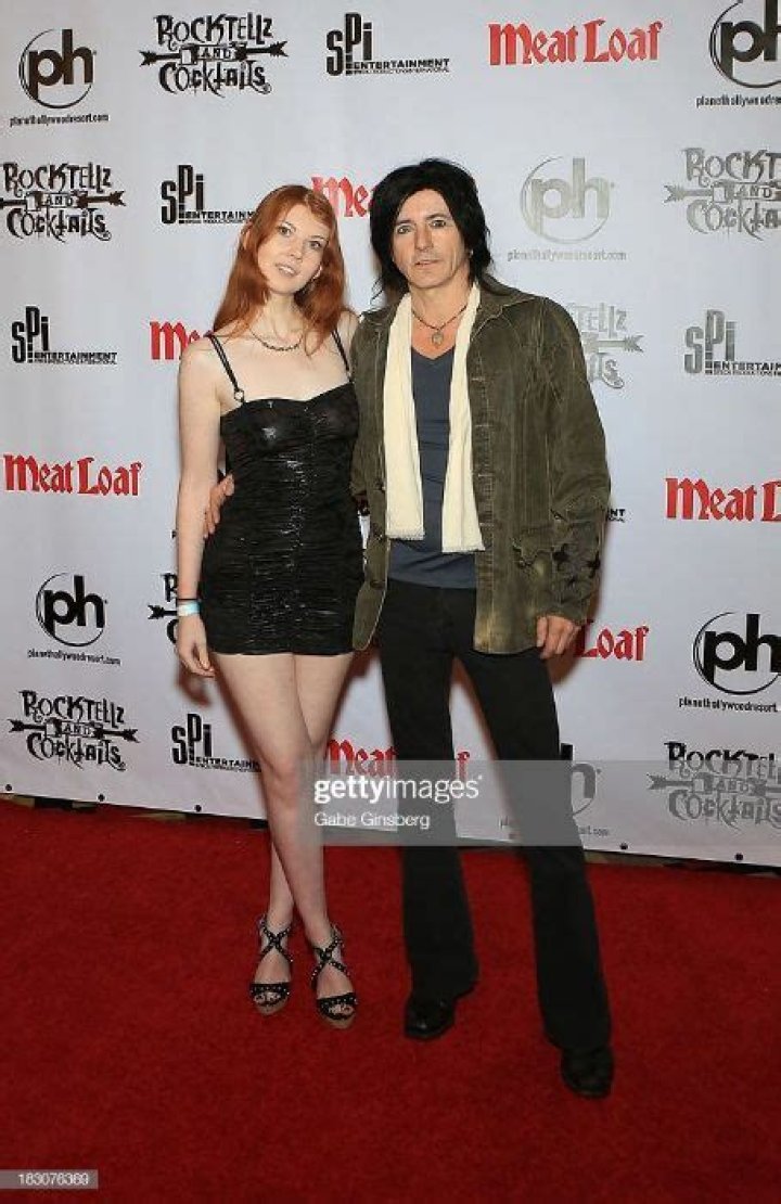 Who is Phil Lewis Dating Now